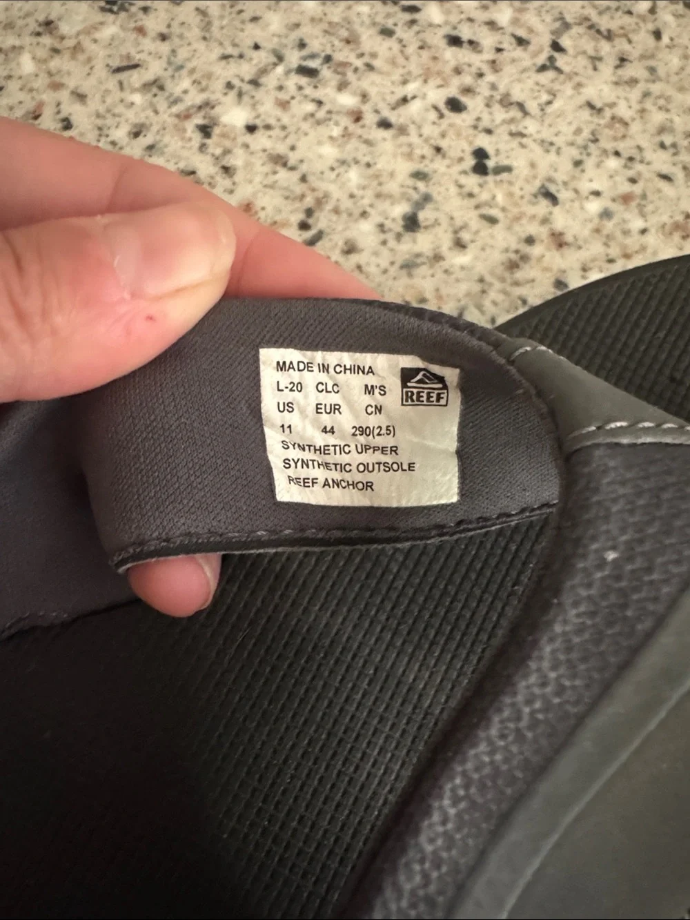 Reef Men's Black and Dark Gray Thong Sandals